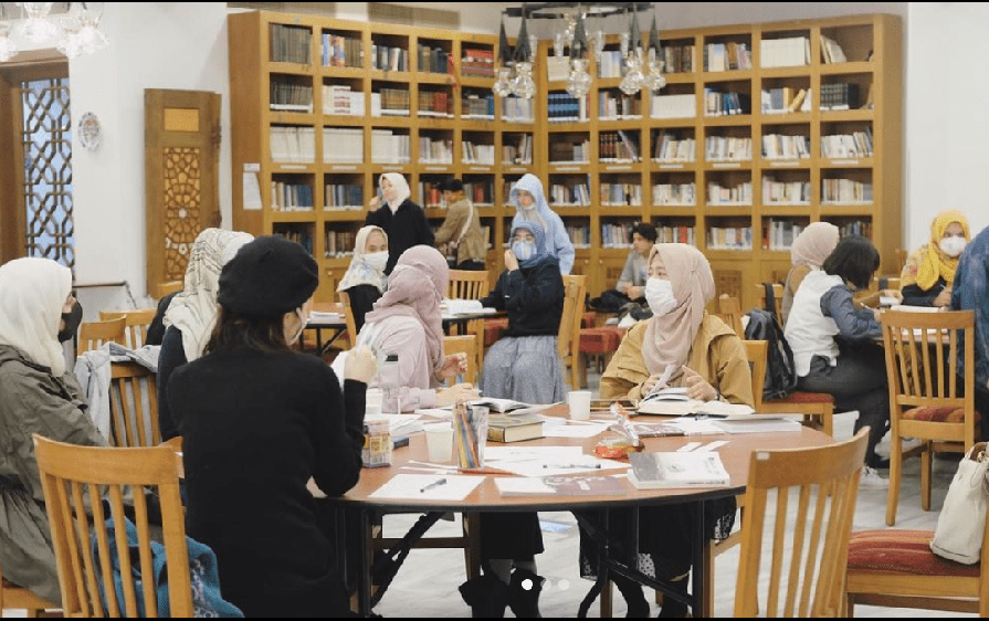 Hidden Islam First Photobook Award Winner: Hidden Islam - Emaho Magazine
