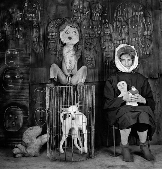 ©Roger Ballen