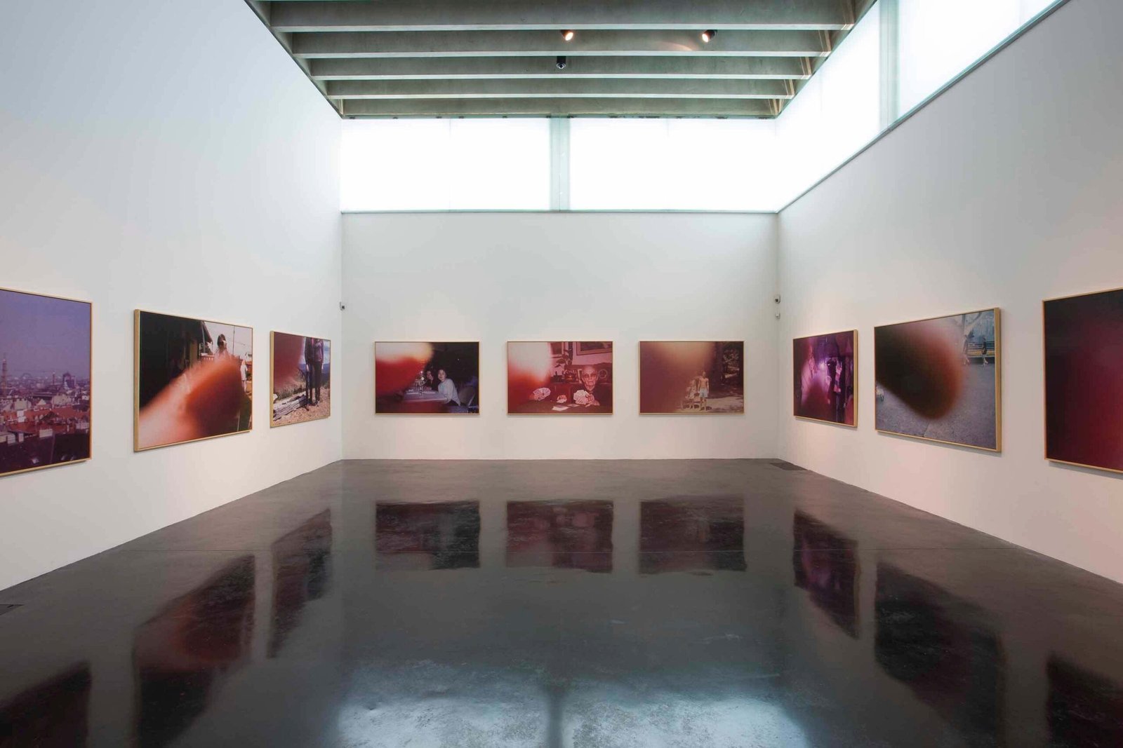 attack of the giant finger_erik kessels